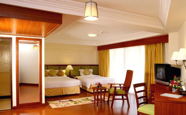 Kalim Resort Patong Exterior foto